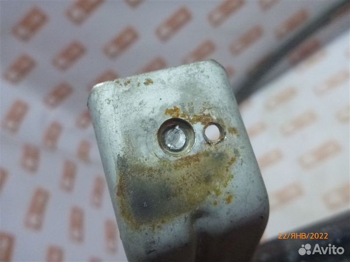 Уплотнительная резинка стекла передняя правая