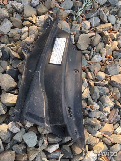 Toyota rav4 2002 жабо под аккум правый руль