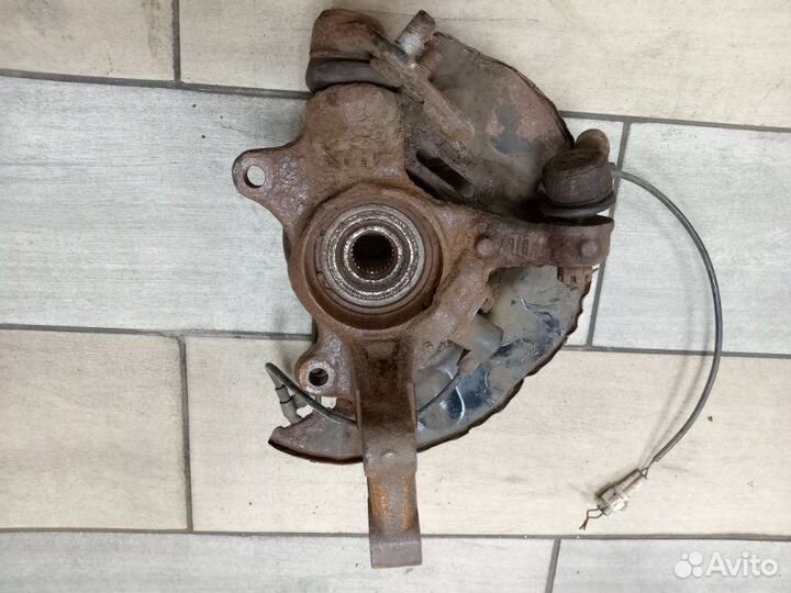 Кулак поворотный передний левый Toyota Corolla