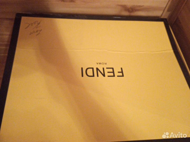 Коробка складная Fendi Roma с подписью