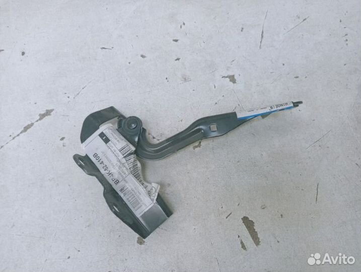 Петля Капота правая Mazda 3 BK 2003-2006