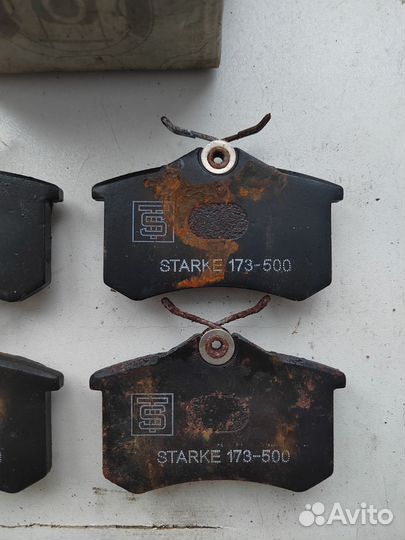 Колодки тормозные на Golf 3 starke