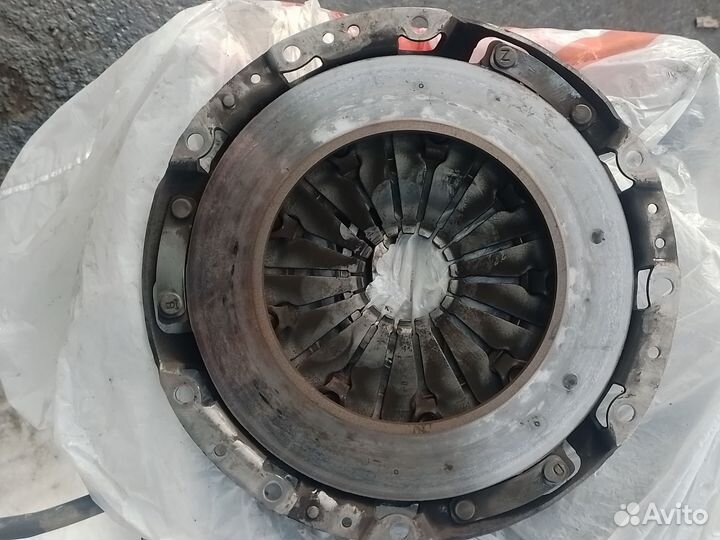 Маховик +корзина сцепления Nissan mr20de