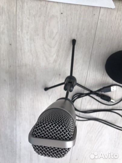 Микрофон студийный samson