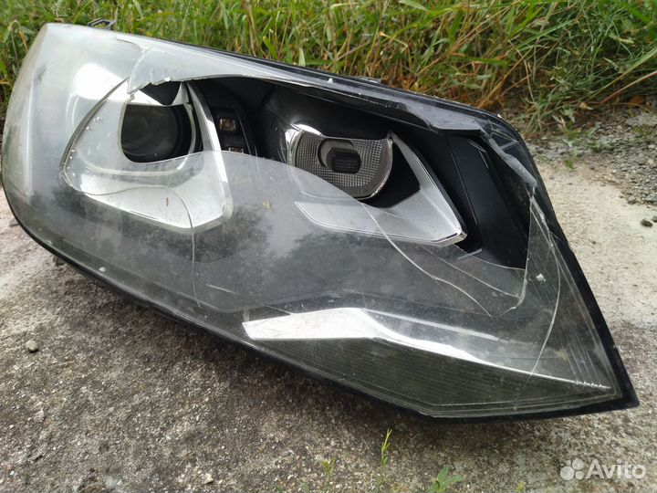 Фара правая на volkswagen touareg F2