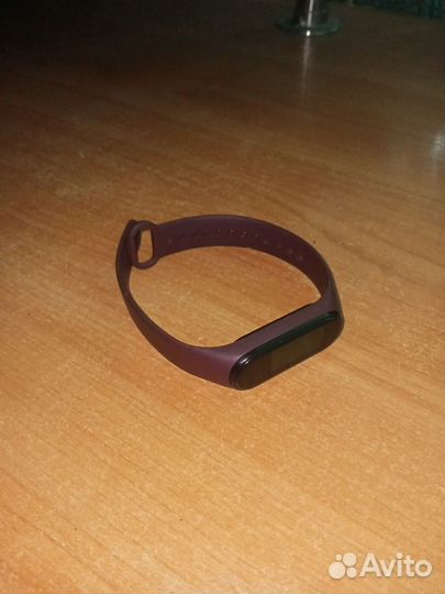 Часы ми бенд 4