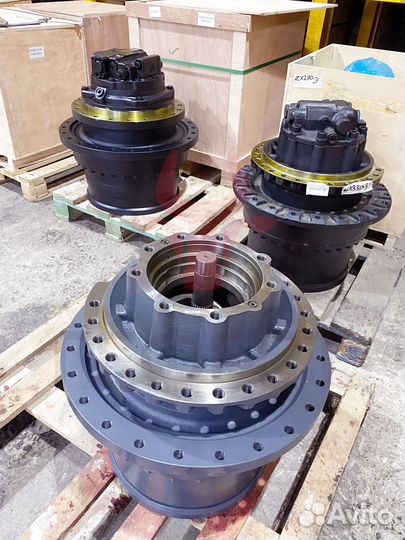 Редуктор хода Hitachi EX200-5