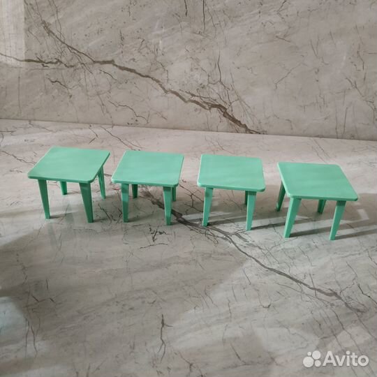 Кукольная мебель стол и 4 табуретки пластмасса