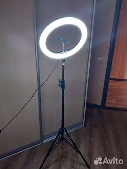 Кольцевая лампа со штативом 33 см