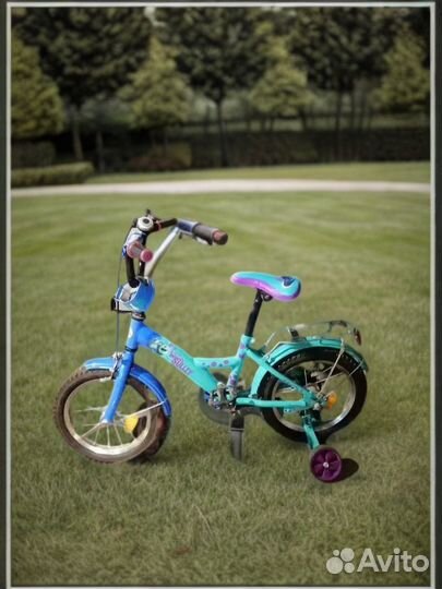 Велосипед детский четырехколесный