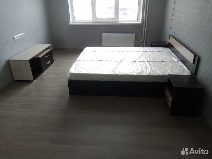 Кровать с матрасом 2-спальная