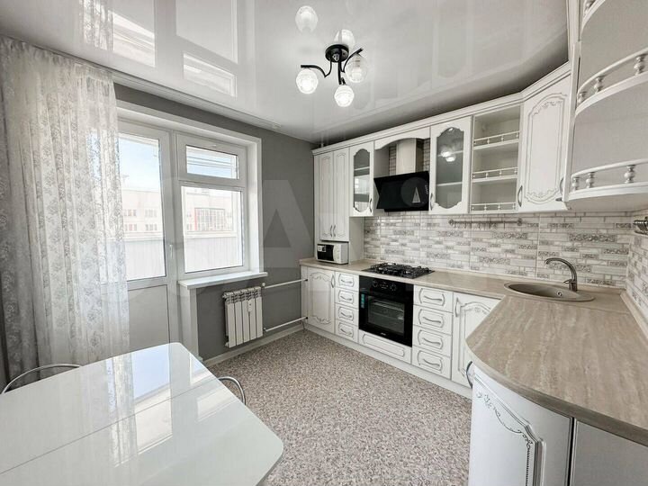 2-к. квартира, 63 м², 8/10 эт.