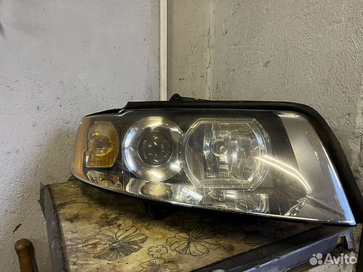 Фара правая Audi a4b6 американка