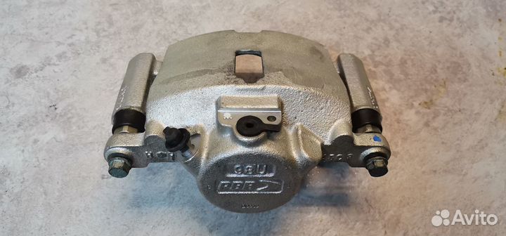 Суппорт передний правый Ford Ranger/ Mazda BT-50