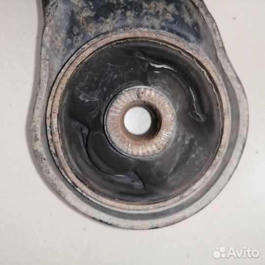 Рычаг передний нижний левый Toyota Corolla E120 20