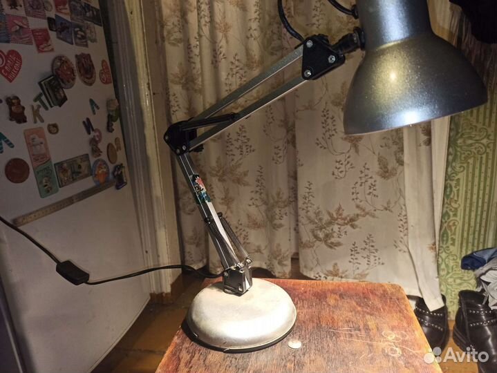 Лампа настольная