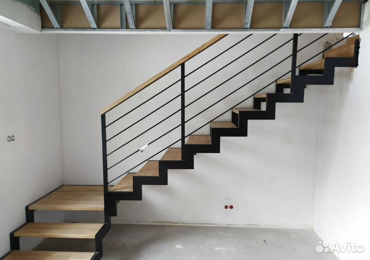 Лестница в коттедж