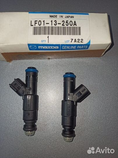 Форсунка топливная Mazda 3 / 5 / 6 LF0113250A New