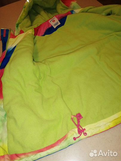 Куртка на девочку 140