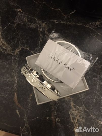 Косметичка, очки,браслет,кисти mary kay