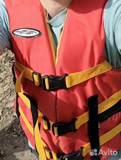 Спасательный жилет