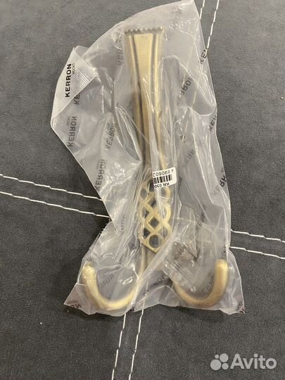 Крючки для одежды,дверные замки