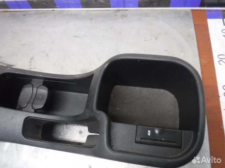 Консоль между сидений Chevrolet Cruze F16D3 2012