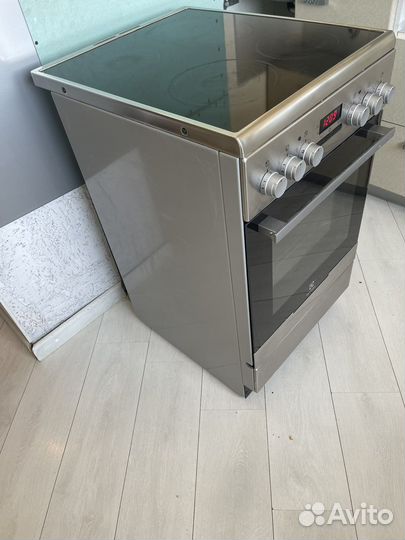 Плита электрическая electrolux