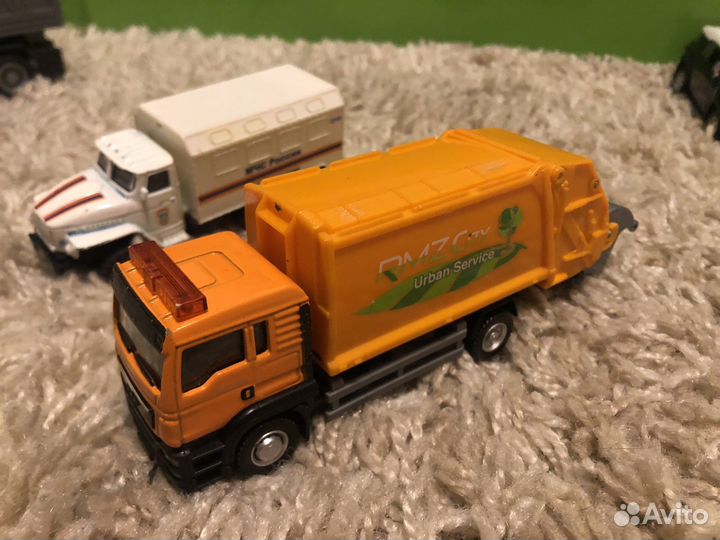 Игрушечные машинки