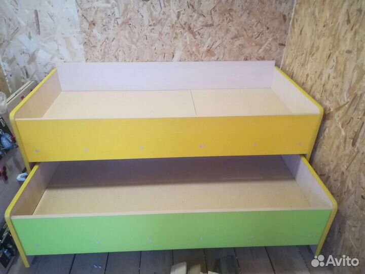 Продам двойную детскую кровать