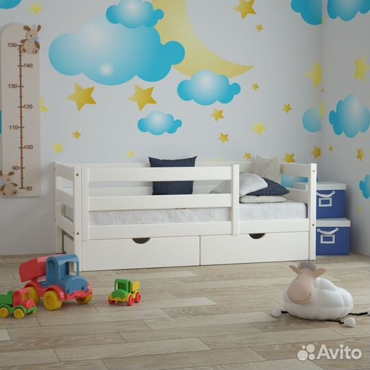 Кровать детская деревянная