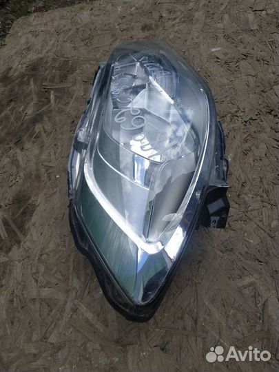 Suzuki SX4 с 2013 фара передняя правая