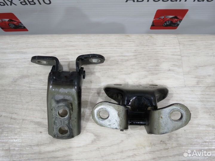 Петля двери Toyota Camry 50