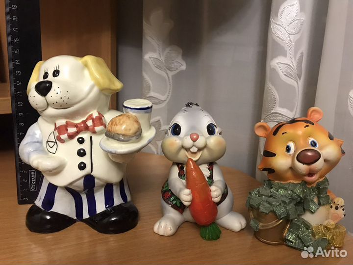 Копилки в ассортименте и колокольчик