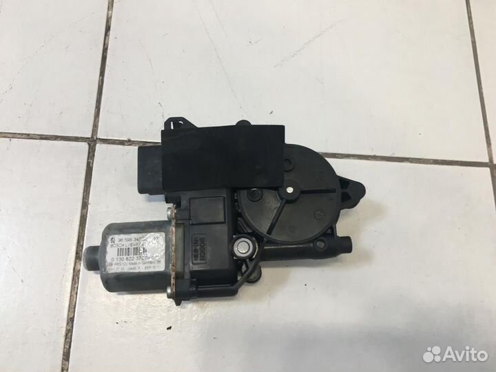 Моторчик стеклоподъемника Peugeot 308 4E 2007-2015