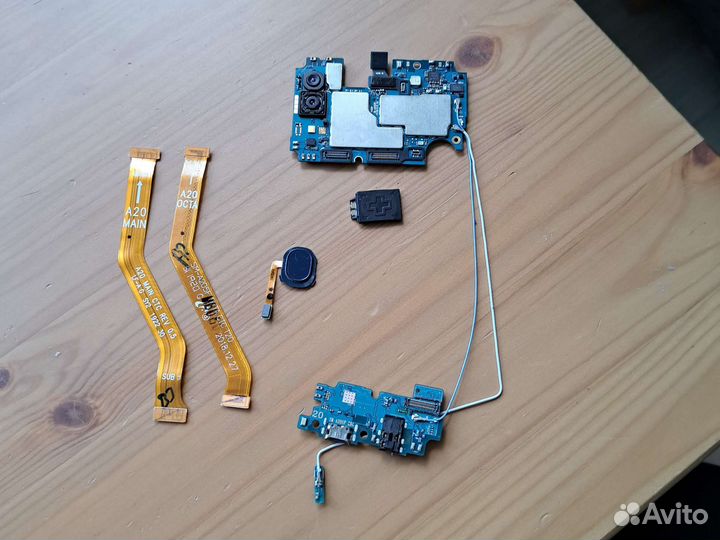 Запчасти на samsung a20