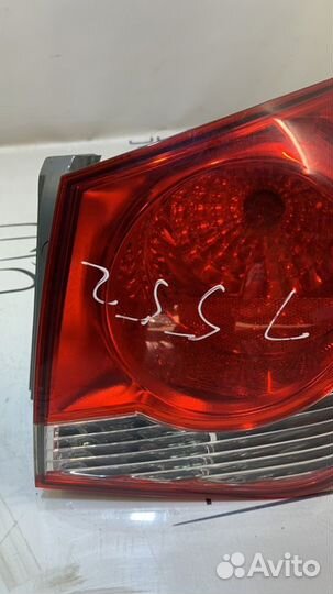 Фонарь правый Chevrolet Cruze J300 F16D4 1.6 2010