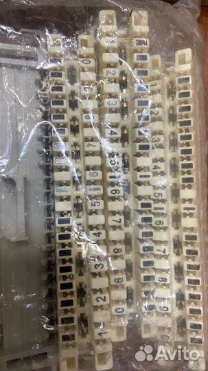 Плинты Krone 1-0 размыкаемые с кронштейном