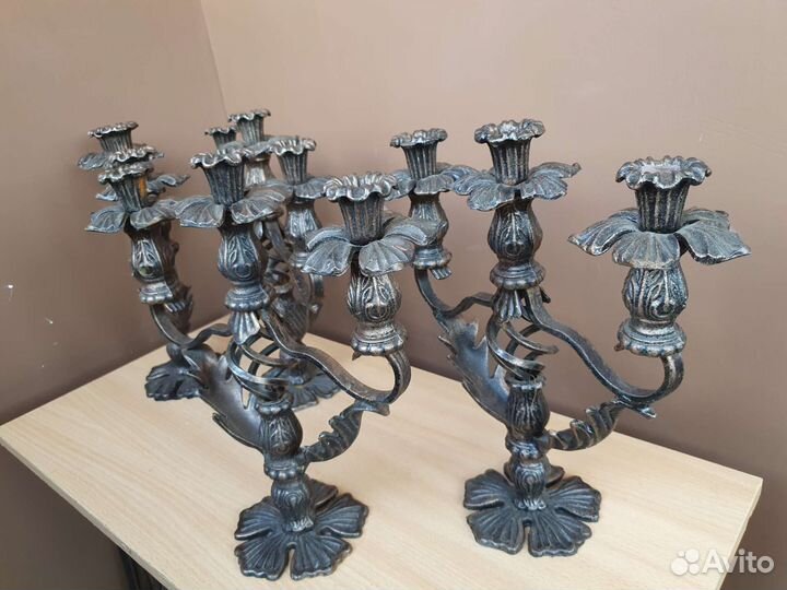 Настольный подсвечник чугун