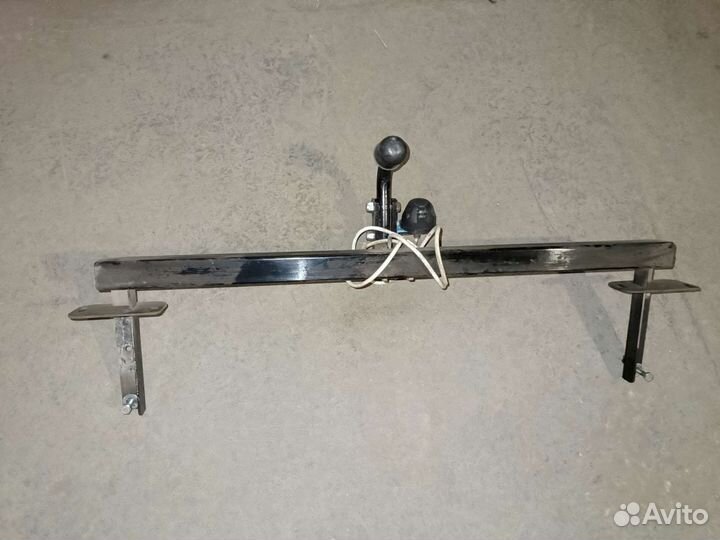 Фаркоп на Весту седан