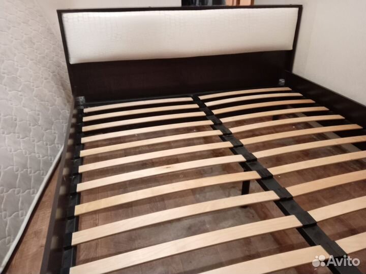 Кровать двухспальная