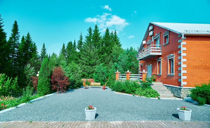 Дом 183,3 м² на участке 1,2 га