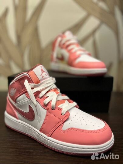 Nike Air Jordan 1 pink Оригинал