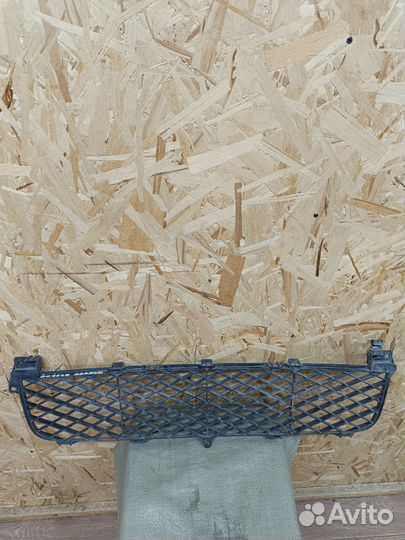 Решетка переднего бампера Suzuki Grand Vitara 2