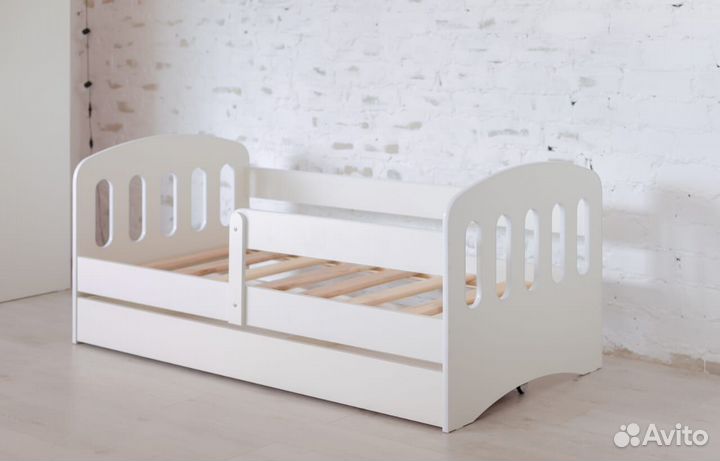 Кроватка софа цвет от 2х лет с бортом из лдсп