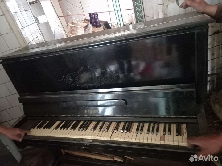 Цифровое пианино бу