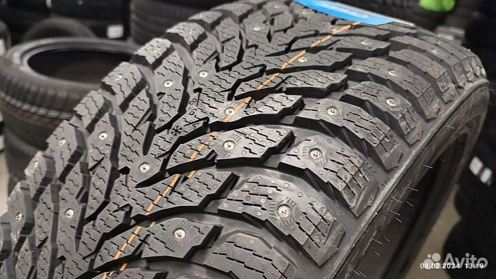 Nokian Tyres Hakkapeliitta 9 SUV 235/60 R18 107T