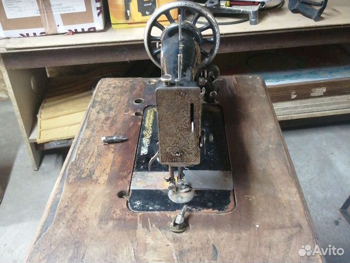 Швейная машина Singer