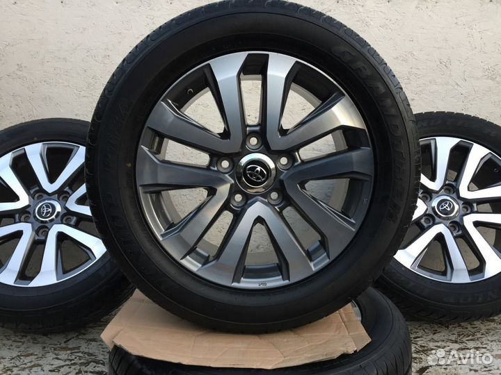 Оригинальные колеса на Toyota Land Cruiser 200 R20