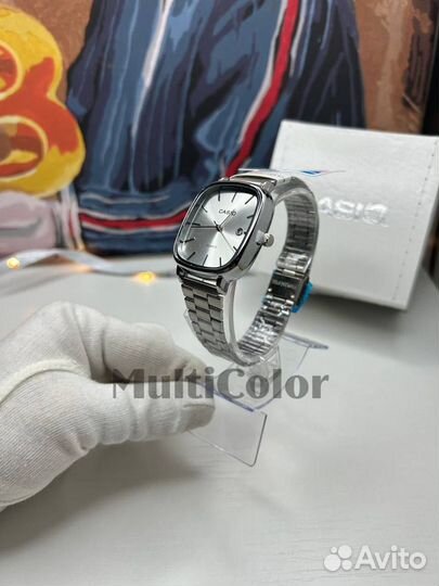 Часы Casio серебристые (квадратные) Новые